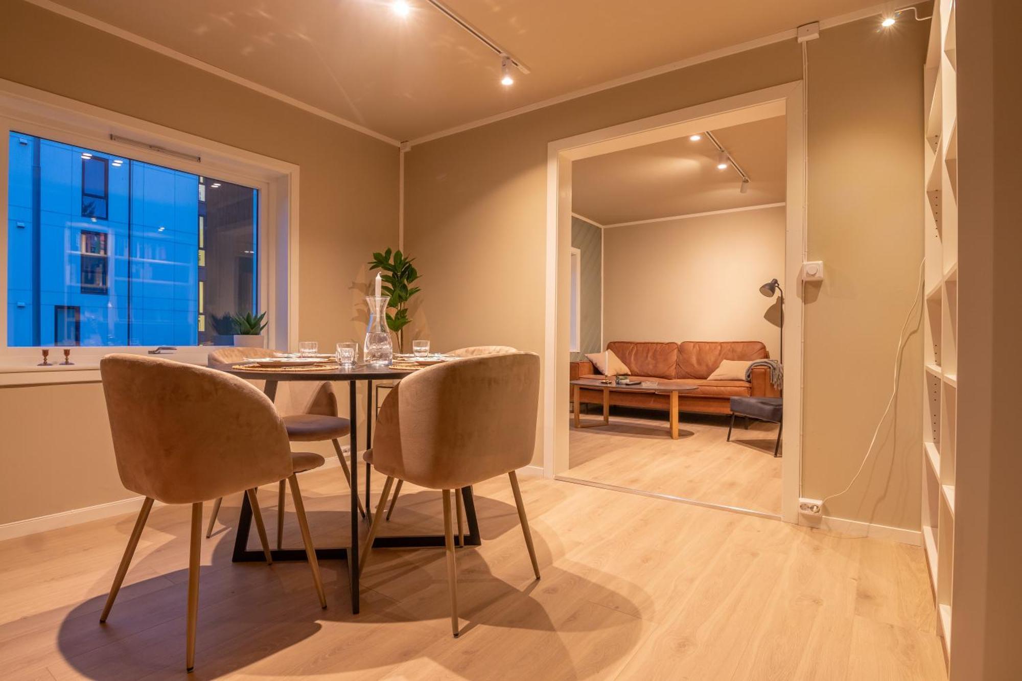 Cozy And Spacious Apartment In City Centre Tromso Luaran gambar