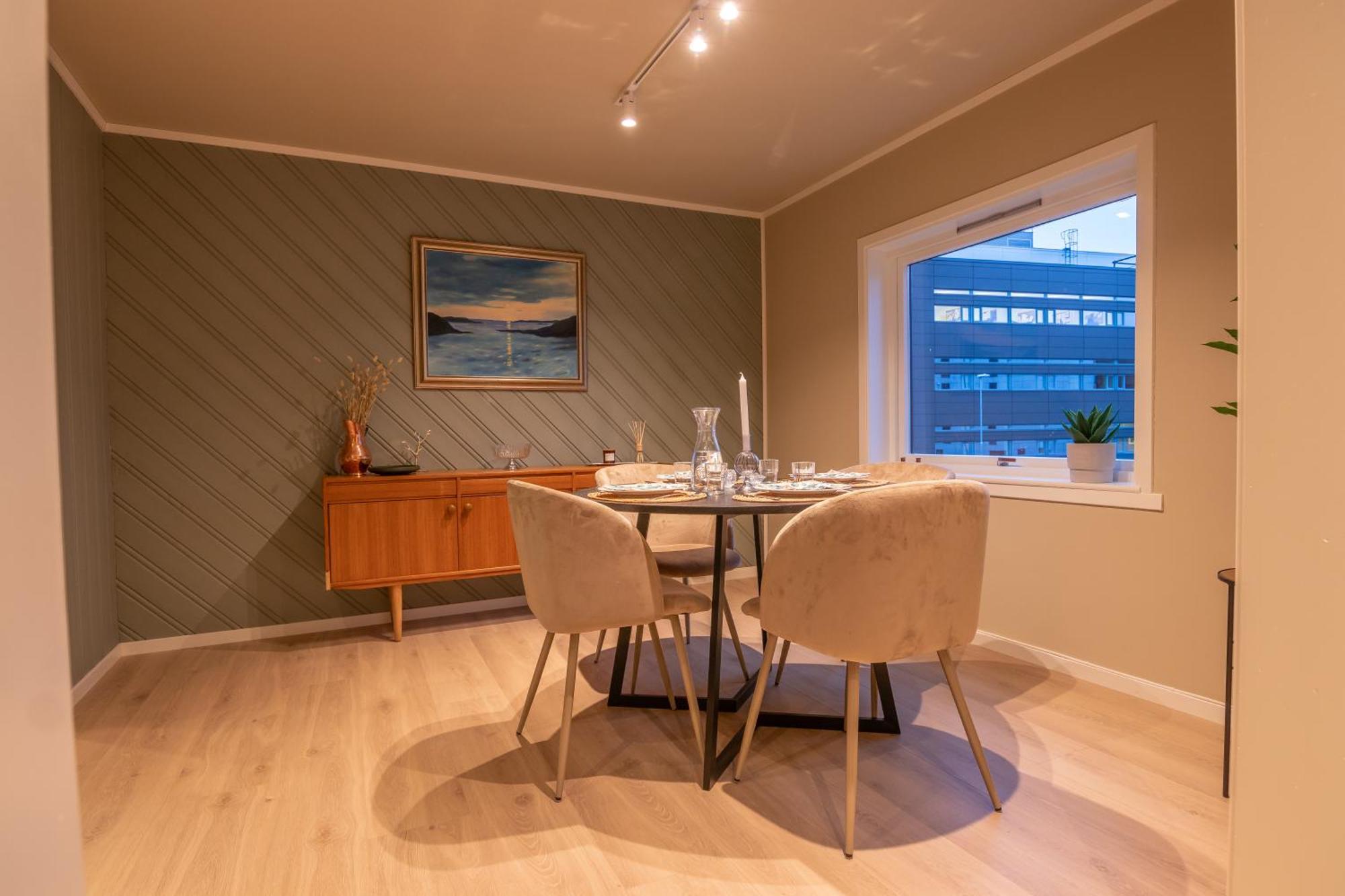 Cozy And Spacious Apartment In City Centre Tromso Luaran gambar